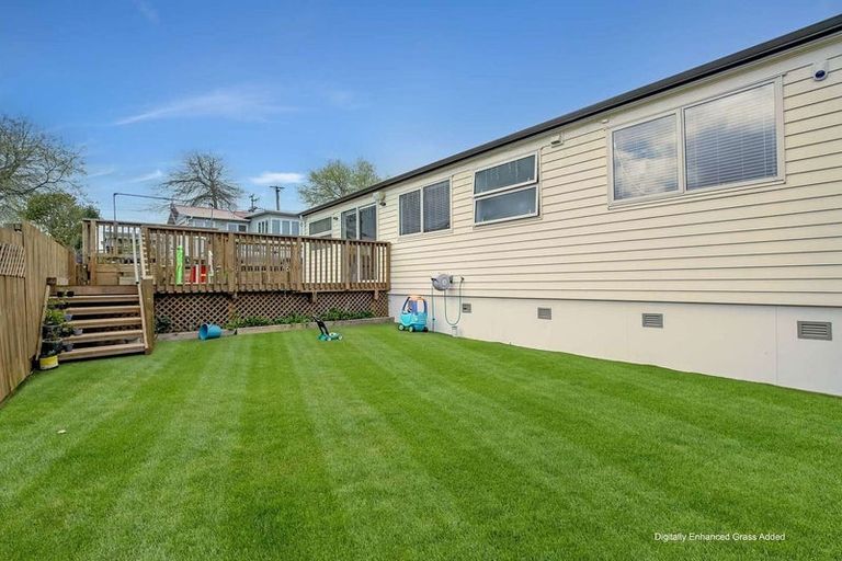 Photo of property in 103e Woodglen Road, Glen Eden, Auckland, 0602