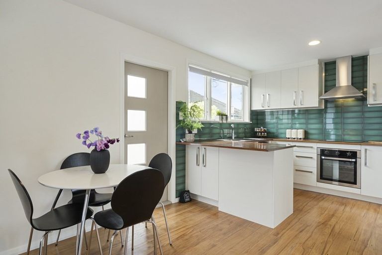 Photo of property in 3f4- Fortune Lane, Trentham, Upper Hutt, 5018