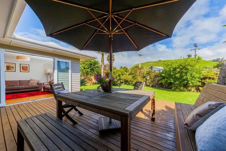 Photo of property in 19 Koru Street, Mangere Bridge, Auckland, 2022