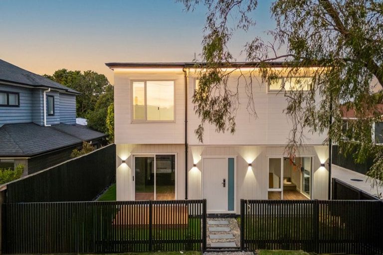 Photo of property in 17b Muir Avenue, Mangere Bridge, Auckland, 2022