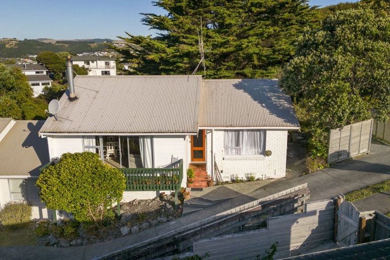 Photo of property in 19a Hicks Close, Whitby, Porirua, 5024