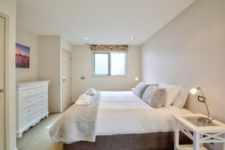 Photo of property in 23 Olivers Place, Queenstown, 9300