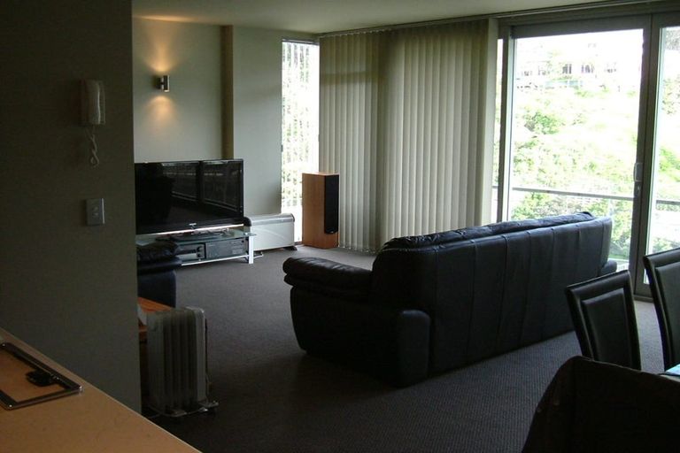 Photo of property in Montreaux Apartments, 4a/164 The Terrace, Wellington Central, Wellington, 6011