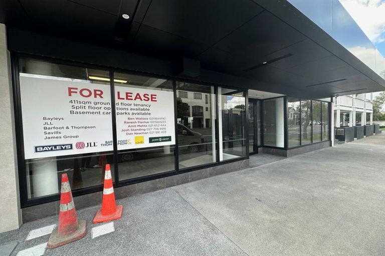 Photo of property in 50d Orams Road, Hillpark, Auckland, 2102