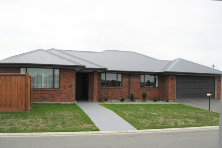 Photo of property in 2 Goldie Place, Rolleston, 7614