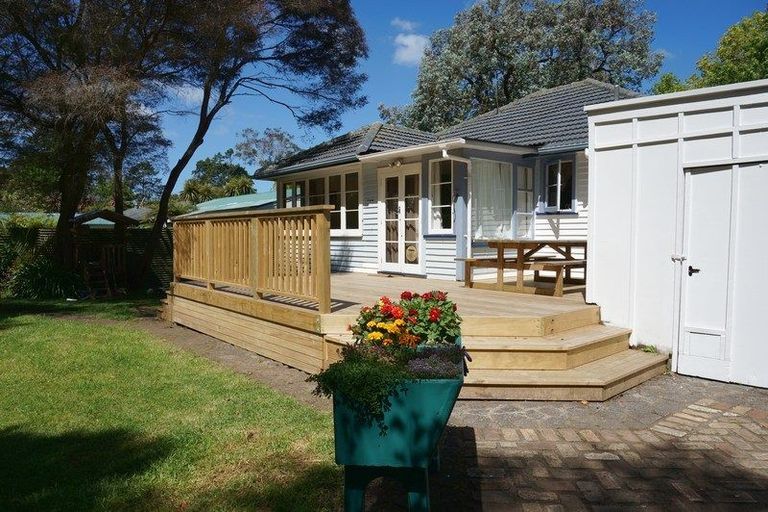 Photo of property in 35 Birdwood Road, Swanson, Auckland, 0612