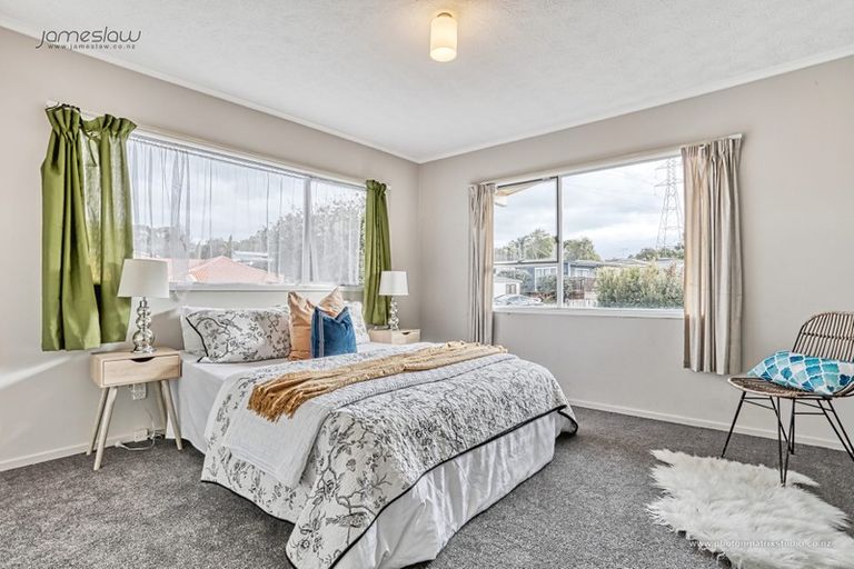 Photo of property in 28 Reynella Drive, Massey, Auckland, 0614