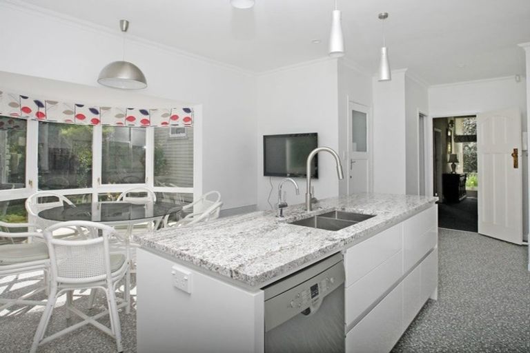 Photo of property in 19 Woodmancote Road, Khandallah, Wellington, 6035