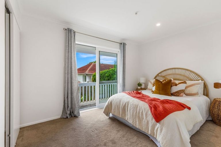 Photo of property in 32 Neil Avenue, Te Atatu Peninsula, Auckland, 0610