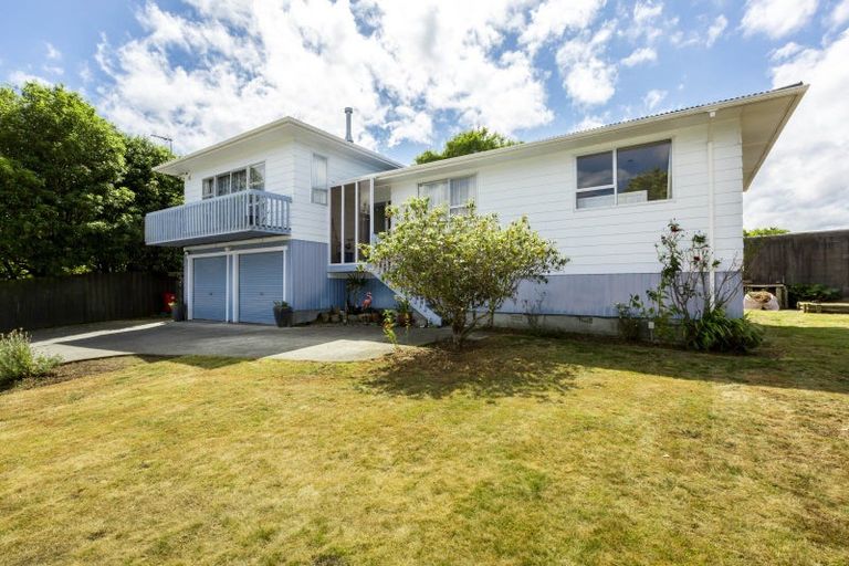 Photo of property in 19 Haylock Grove, Totara Park, Upper Hutt, 5018