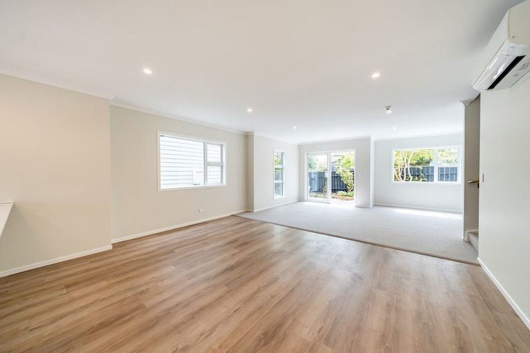 Photo of property in 70b Heretaunga Square, Silverstream, Upper Hutt, 5019