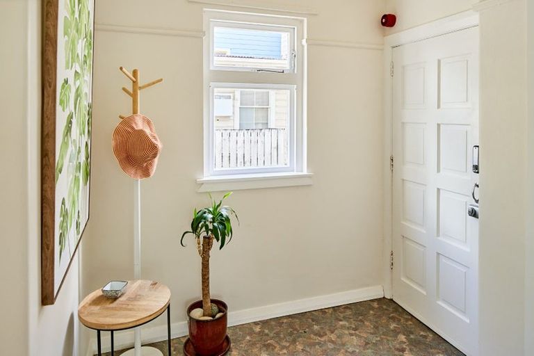 Photo of property in 1u3 Rixon Grove, Mount Victoria, Wellington, 6011