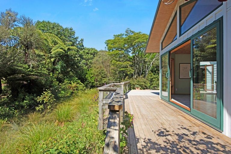 Photo of property in 15 Catley Road, Te Horo, Otaki, 5582