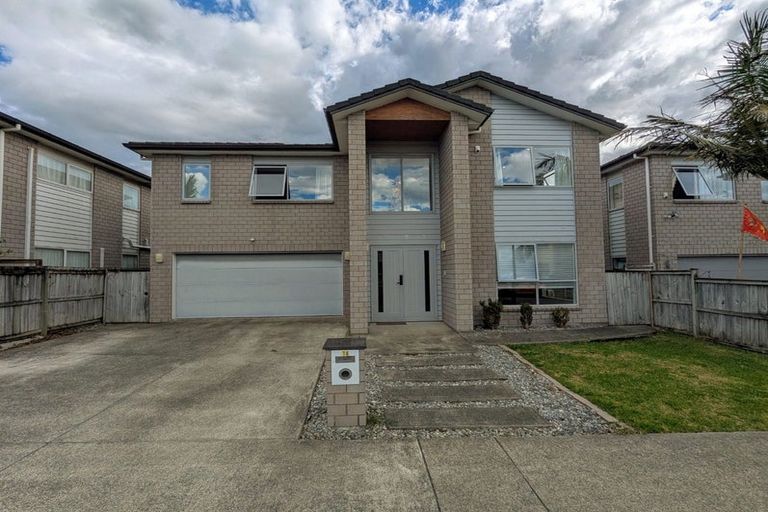 Photo of property in 16 Kira Road, Flat Bush, Auckland, 2016