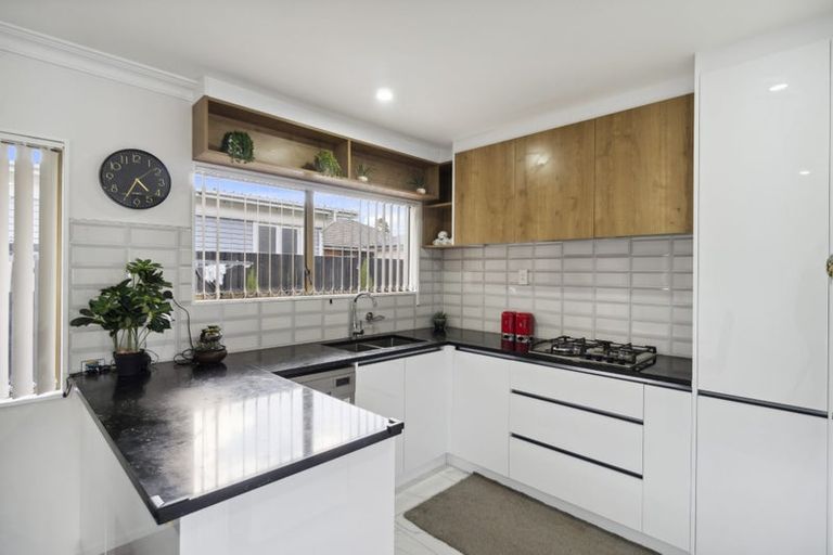 Photo of property in 1/27 Scott Road, Papakura, 2110