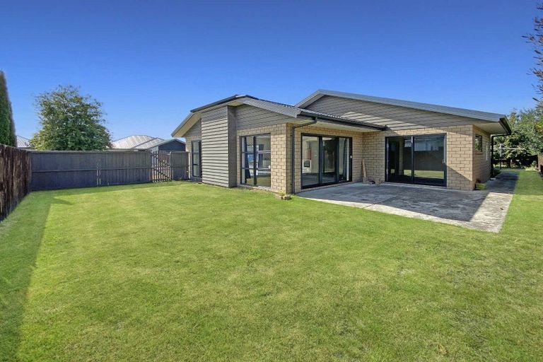 Photo of property in 8 Marble Court, Northwood, Christchurch, 8051