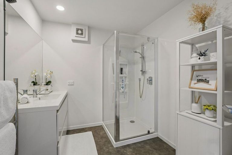 Photo of property in 54c Wynyard Crescent, Fernhill, Queenstown, 9300