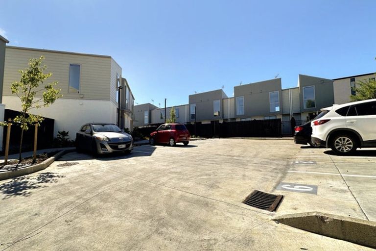 Photo of property in 1/25 Tranent Road, Mangere, Auckland, 2022