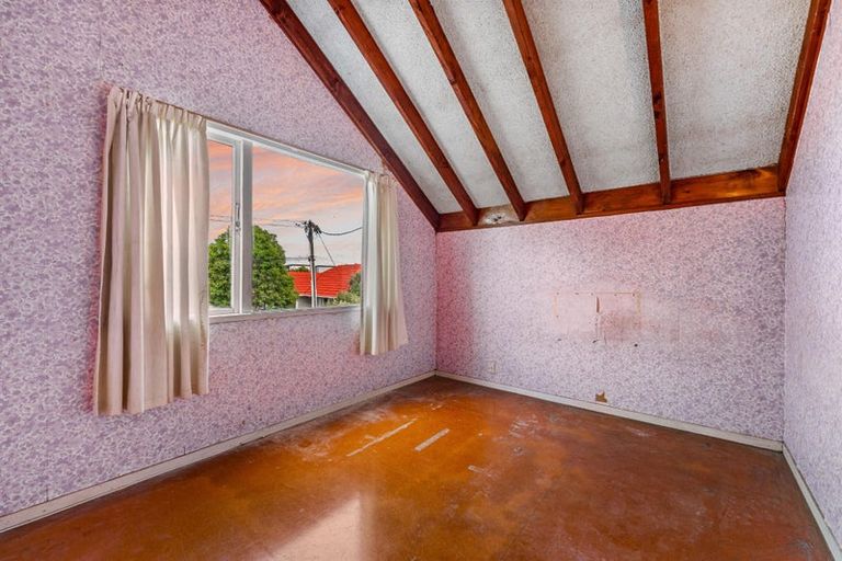 Photo of property in 38 Toru Street, Te Atatu Peninsula, Auckland, 0610
