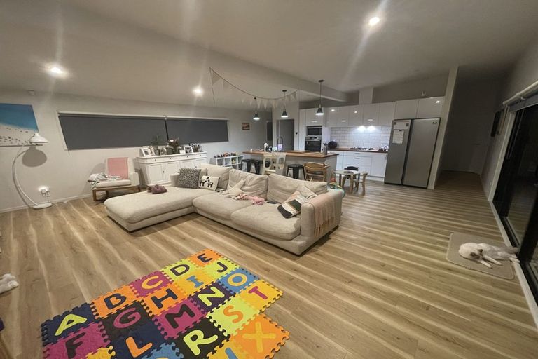 Photo of property in 16 Puriri Road, Pukekohe, 2120