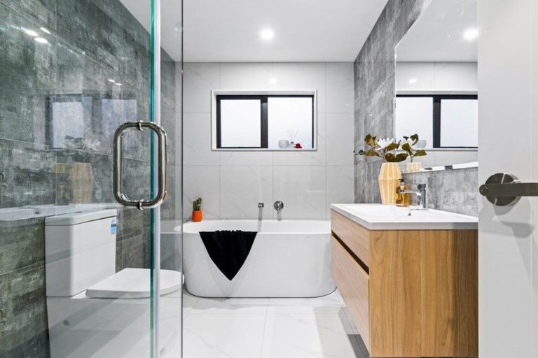 Photo of property in 19 Kearns Drive, Hobsonville, Auckland, 0616