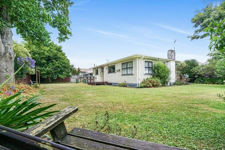 Photo of property in 37 Pollen Crescent, Melville, Hamilton, 3206