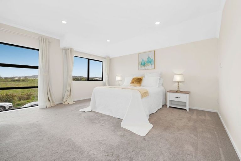 Photo of property in 27 Hakinakina Drive, Flat Bush, Auckland, 2019