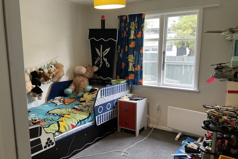 Photo of property in 5 Faris Crescent, Wainuiomata, Lower Hutt, 5014