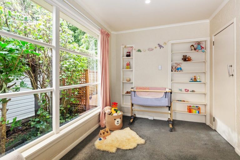 Photo of property in 70 Curtis Street, Northland, Wellington, 6012
