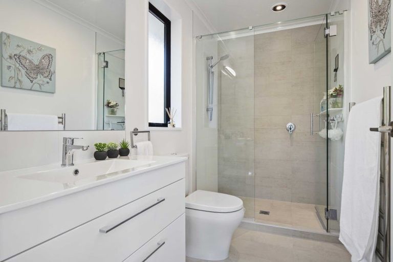 Photo of property in 124 Lisle Farm Drive, Pukekohe, 2120