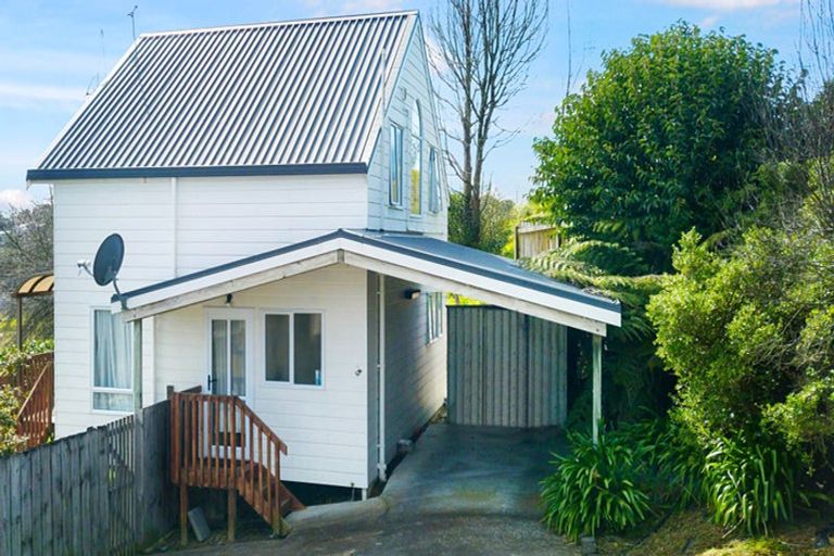 Photo of property in 19 Lilburn Crescent, Massey, Auckland, 0614