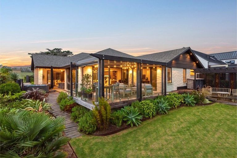 Photo of property in 67 Grayson Road, Wainui, Silverdale, 0992
