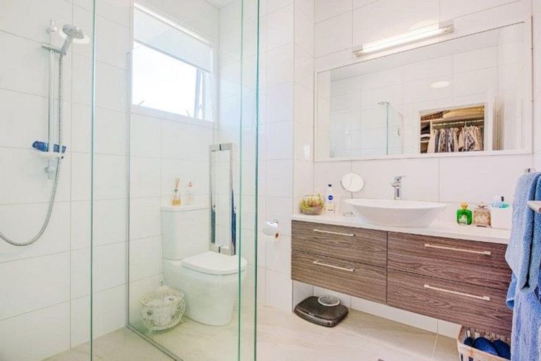 Photo of property in 50 Landmark Terrace, Orewa, 0931