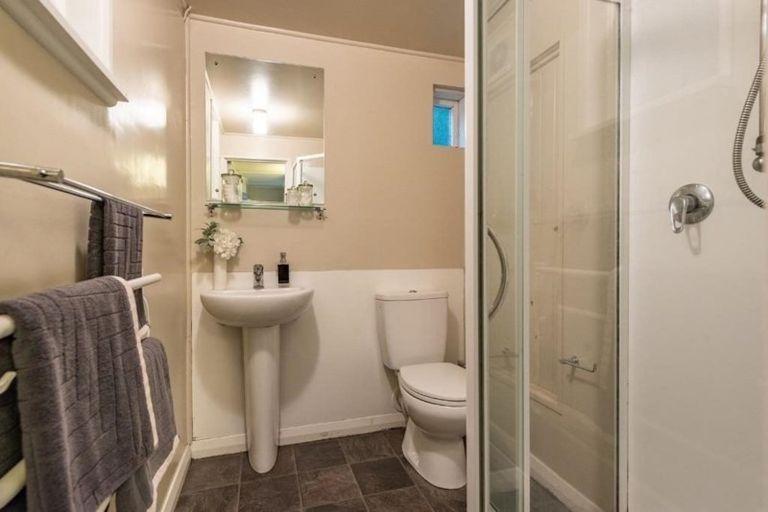 Photo of property in 19 Montgomery Avenue, Karori, Wellington, 6012
