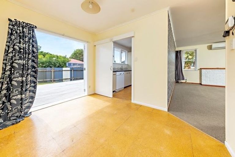 Photo of property in 14 Mountbatten Place, Papakura, 2110