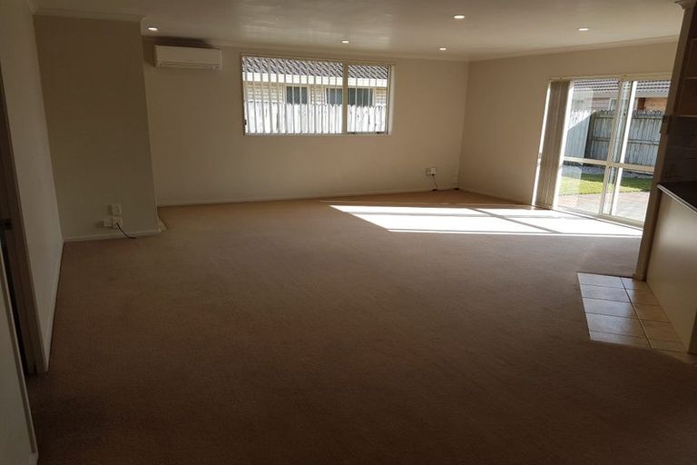 Photo of property in 34 Morewa Place, Takanini, 2112