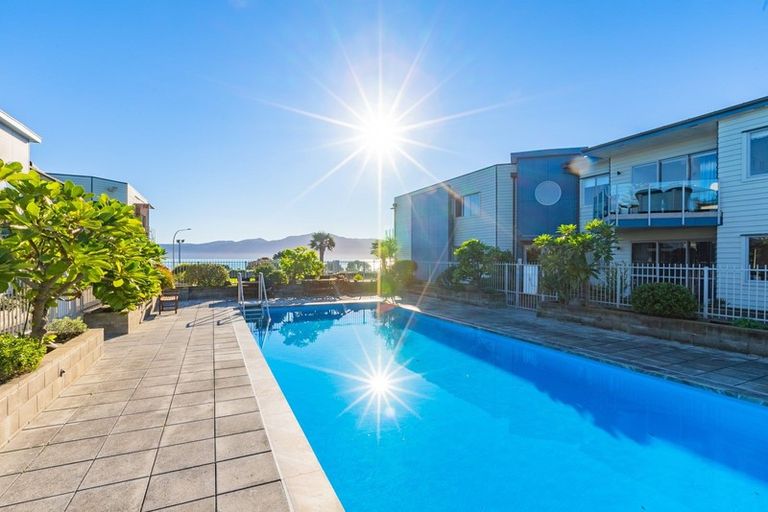 Photo of property in 4-u16 Seaview Road, Paraparaumu Beach, Paraparaumu, 5032