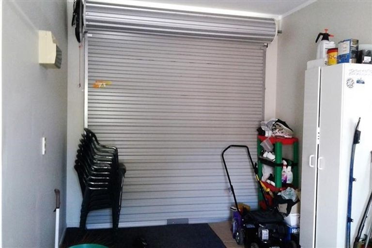 Photo of property in 8 Josie Lane, Manurewa, Auckland, 2102