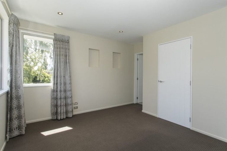 Photo of property in 32 Hunter Crescent, Wanaka, 9305