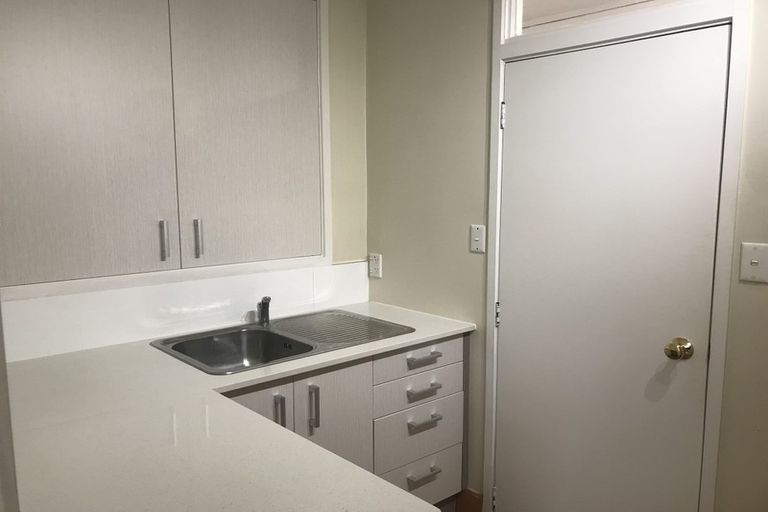 Photo of property in 26 Lyttelton Avenue, Forrest Hill, Auckland, 0620