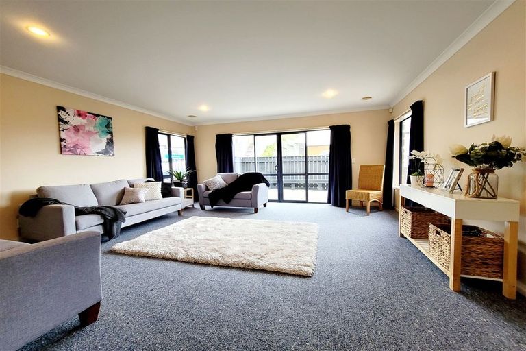 Photo of property in 3 Comber Place, Johnsonville, Wellington, 6037