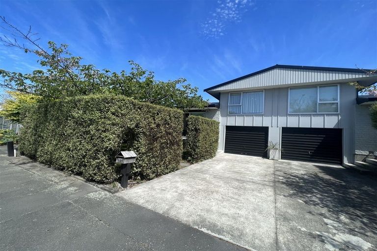 Photo of property in 2/1007 Colombo Street, St Albans, Christchurch, 8014