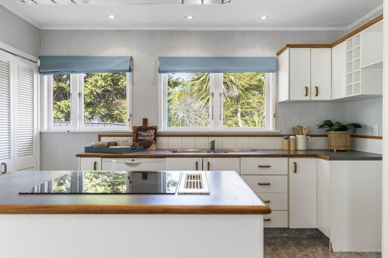 Photo of property in 9 Philip Place, Hillcrest, Auckland, 0627