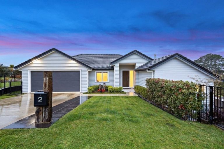 Photo of property in 2 Nikau Way, Riverhead, 0820