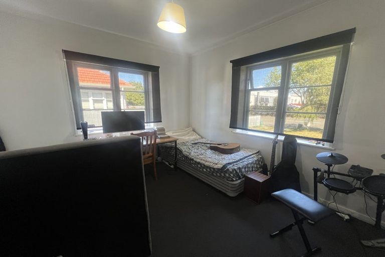 Photo of property in 196 Blenheim Road, Riccarton, Christchurch, 8041