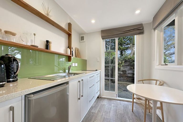 Photo of property in 665 South Titirangi Road, Titirangi, Auckland, 0604