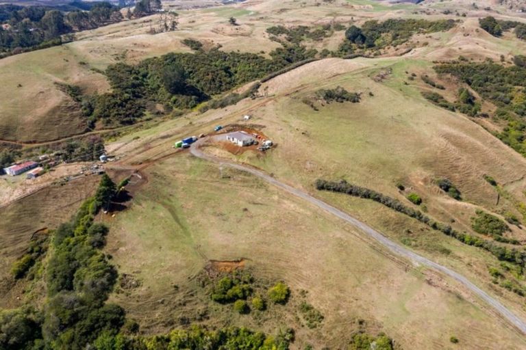 Photo of property in 13 Edwards Avenue, Henderson, Auckland, 0610