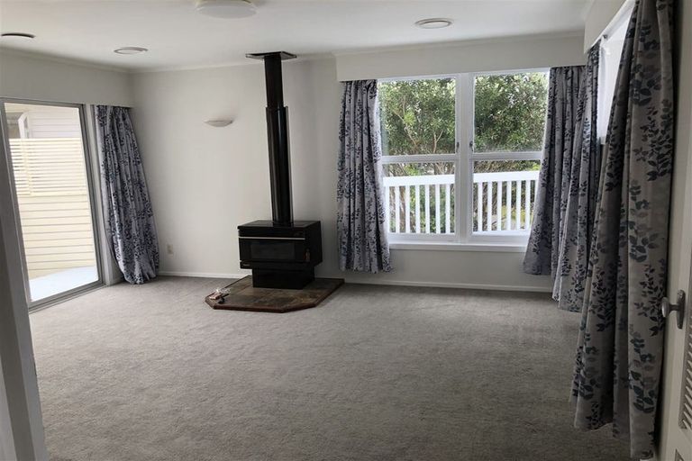 Photo of property in 10 Voltaire Street, Karori, Wellington, 6012