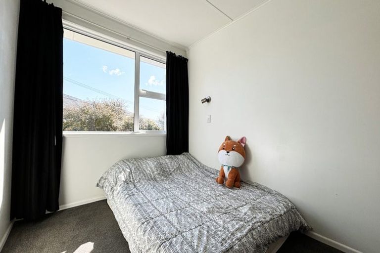 Photo of property in 32 Mark Avenue, Paparangi, Wellington, 6037