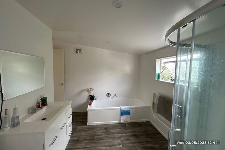 Photo of property in 111 Seaview Road, Paraparaumu Beach, Paraparaumu, 5032